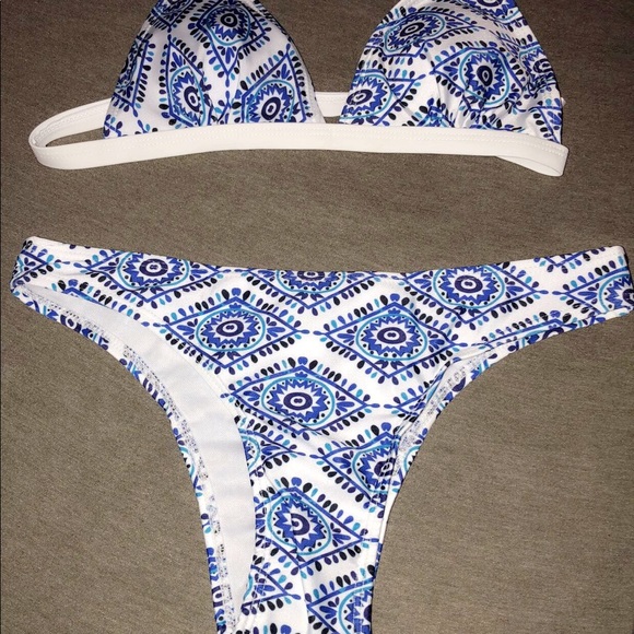 Blue bikini - Picture 2 of 2